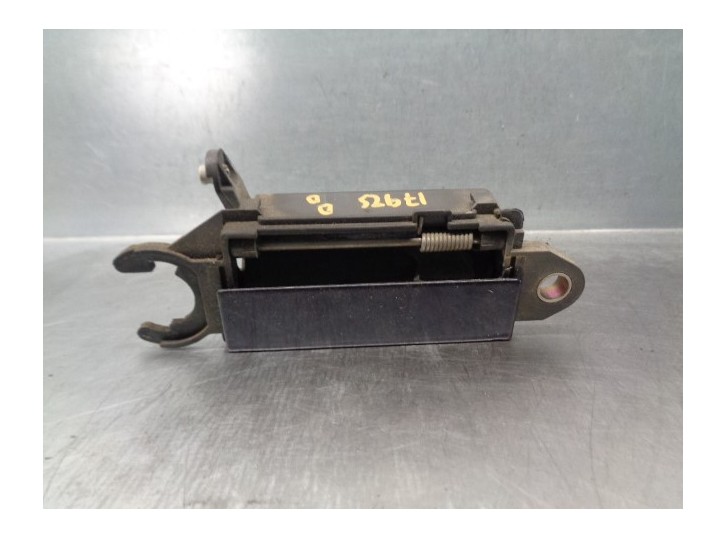 Recambio de maneta exterior delantera derecha para audi a6 berlina (c4) 2.3 referencia OEM IAM 4A0837206D 