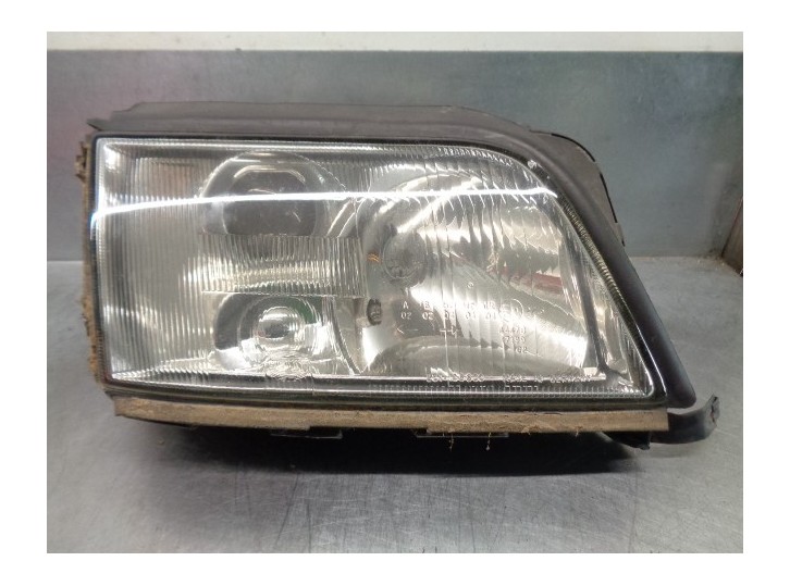 Replacement right headlight for Audi A6 Saloon (C4) 2.3 OEM IAM reference 4A0941029L 