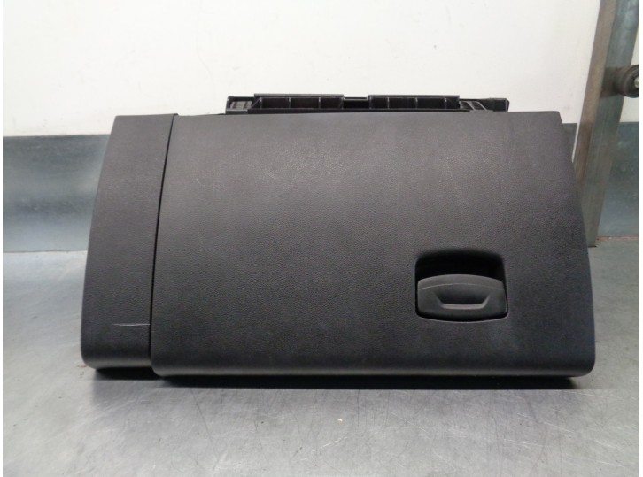 Recambio de guantera para renault kadjar 1.2 tce energy referencia OEM IAM 685005747R 685002635R 