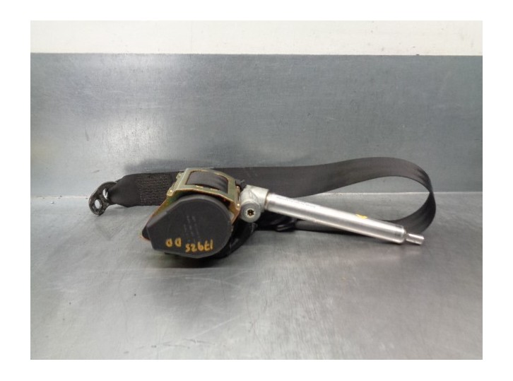 Replacement front right seatbelt for Audi A6 Saloon (C4) 2.3 OEM IAM reference 4A0857706A WITH PRETENSIONER 4 DOO