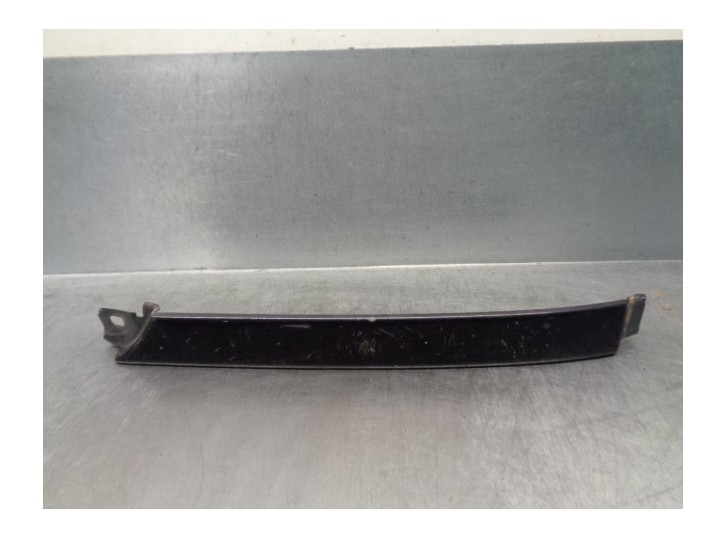 Recambio de cerquillo faro para audi a6 berlina (c4) 2.3 referencia OEM IAM 4A0853207D  