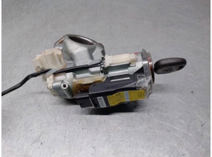 Replacement ignition switch for Toyota Previa (R30) 2.0 Turbodiesel CAT OEM IAM reference 45020287 45020287 