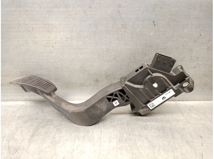 Recambio de potenciometro pedal para fiat 500e (332_) elektro 3+1 (fa1) referencia OEM IAM 00521379550 52137955 