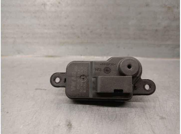 Recambio de motor tapa deposito combustible para seat leon sportstourer (kl8, kld) 1.5 tsi referencia OEM IAM 8V0862159A 8V08621