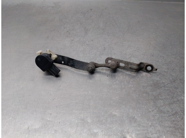 Recambio de motor regulacion faros para lexus is 200 (ds2/is2) d-cat referencia OEM IAM 1404052  