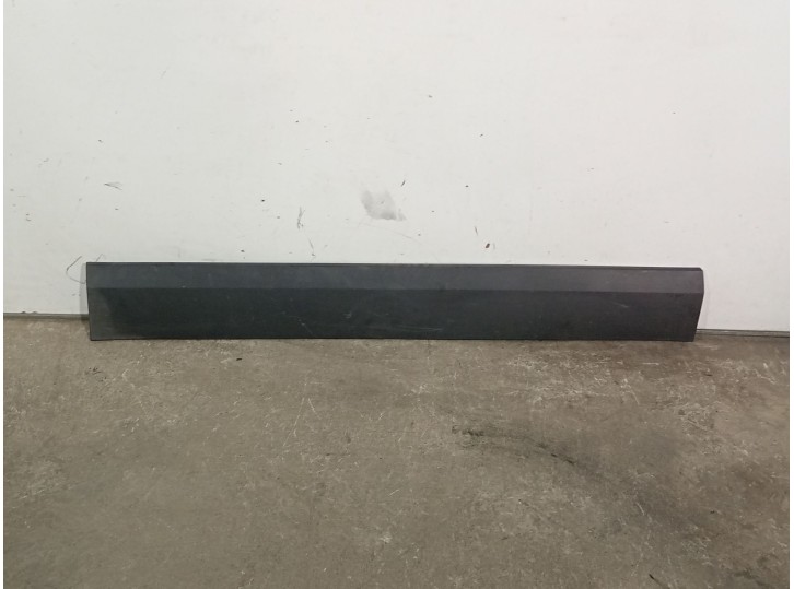 Replacement trim for Volkswagen Crafter 30-35 bus (2E_) 2.5 TDI OEM IAM reference A9066900762 2E1853535BJ 