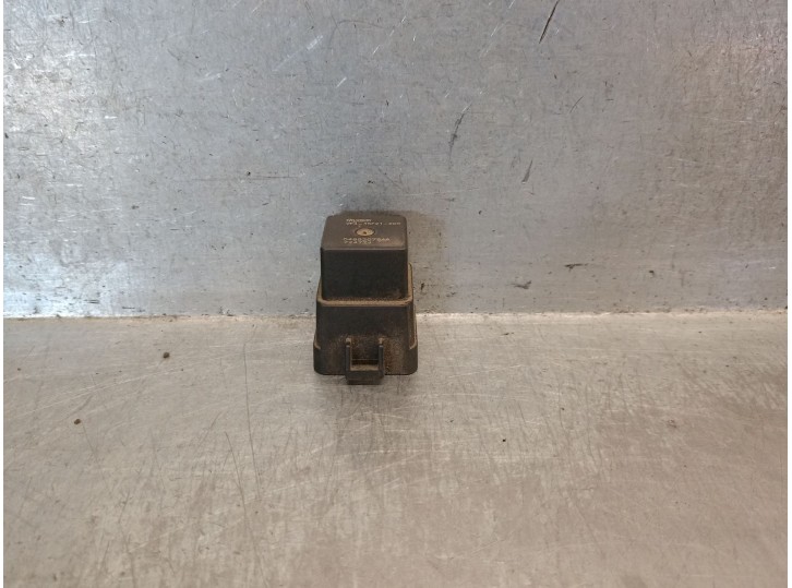 Recambio de rele para dodge journey 2.0 16v crd cat referencia OEM IAM 04692079AA TYCO