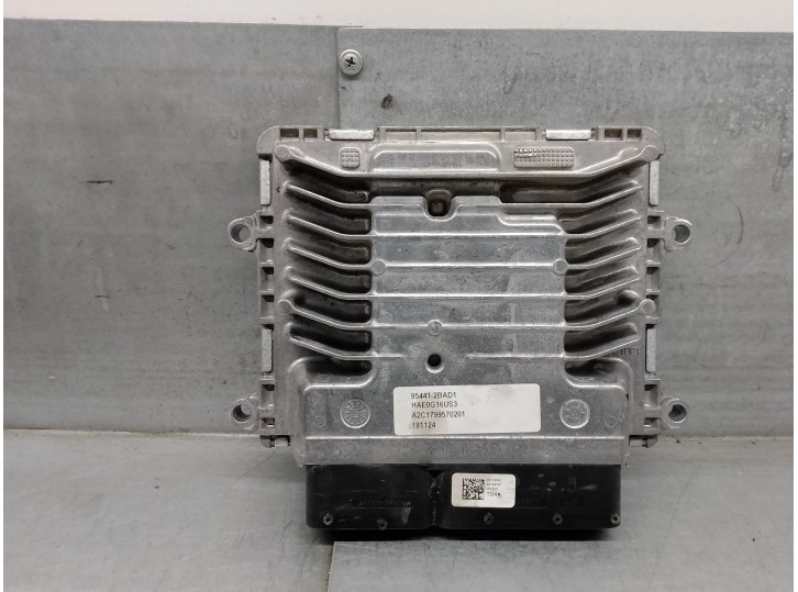 Recambio de centralita motor uce para hyundai ioniq referencia OEM IAM 954412BAD1 A2C1799570201 CONTINENTAL