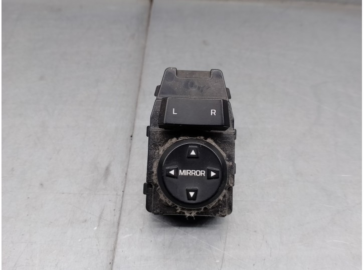 Recambio de mando retrovisor para hyundai ioniq referencia OEM IAM 93530G2010  