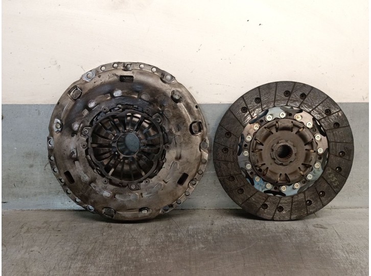 Replacement clutch kit for Volvo V50 Estate 2.0 Diesel CAT OEM IAM reference 31367790 31367790 LUK