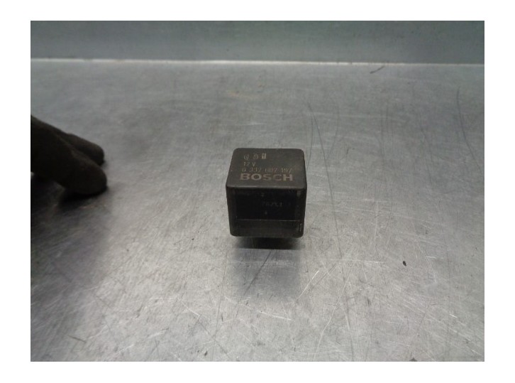 Recambio de rele para mercedes-benz clase c (w202) berlina 220 diesel (202.121) referencia OEM IAM 0332002197  