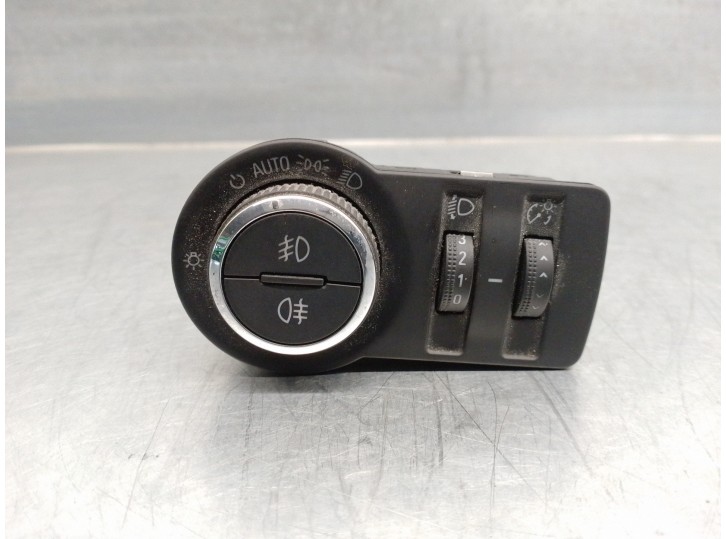 Replacement dashboard light switch for Opel Insignia saloon 2.0 CDTi CAT OEM IAM reference 13268702 251507 