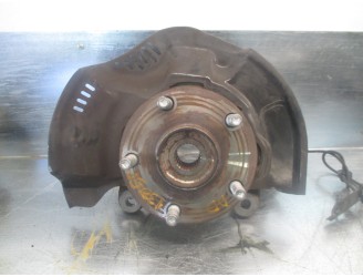 Recambio de mangueta delantera derecha para toyota auris 1.8 16v cat referencia OEM IAM 4321102171  