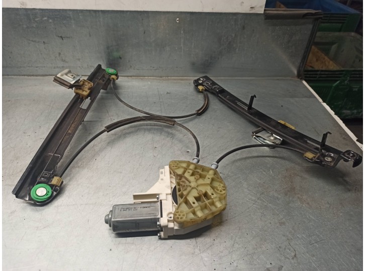 Recambio de elevalunas delantero izquierdo para seat leon (1p1) 1.4 16v tsi referencia OEM IAM 1P0837401H 5 PUERTAS