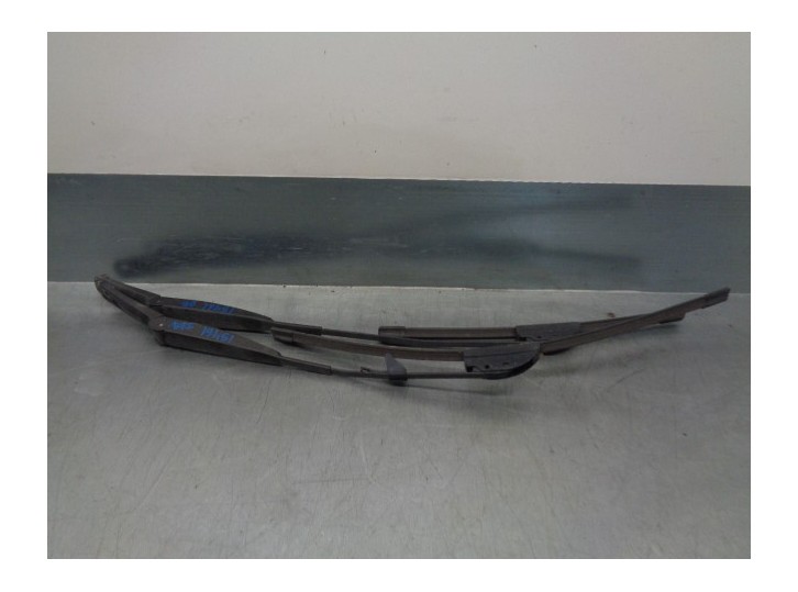 Recambio de brazo limpia delantero derecho para lancia musa (184) 1.4 16v oro referencia OEM IAM A065  