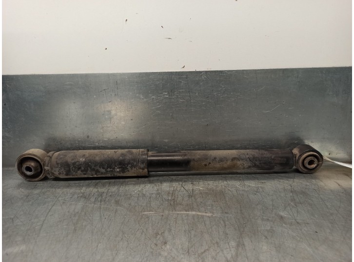 Recambio de amortiguador trasero izquierdo para mercedes-benz clase v (w447) referencia OEM IAM A4473265000  