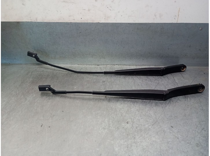 Recambio de brazo limpia delantero derecho para seat toledo iv (kg3) 1.6 tdi referencia OEM IAM 5JB955410 5JB955410 