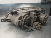 Recambio de faro derecho para daewoo leganza 2.0 cat referencia OEM IAM 0301000826  4 PUERTAS