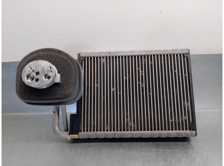 Recambio de evaporador aire acondicionado para bmw serie 7 (f01/f02) 3.0 turbodiesel referencia OEM IAM 64119383678 