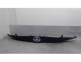 Recambio de molduras traseras para toyota auris 1.8 16v (híbrido) referencia OEM IAM 7681102E50 