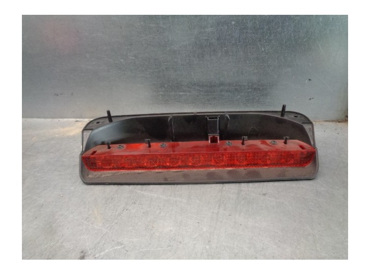 Recambio de luz central de freno para chevrolet aveo 1.3 diesel cat referencia OEM IAM 96830999 