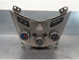 Recambio de mando climatizador para chevrolet aveo 1.3 diesel cat referencia OEM IAM 95164452 20T384452K 