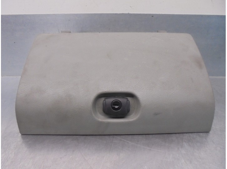 Recambio de guantera para renault mascott 3.0 diesel referencia OEM IAM 8200189021 