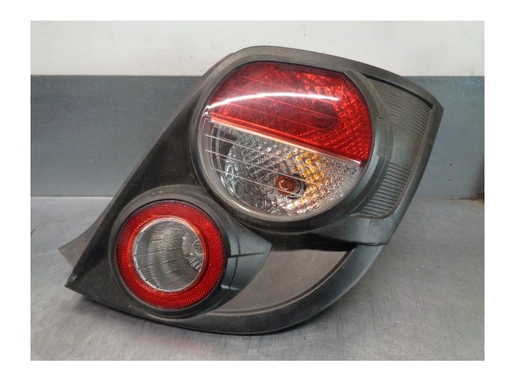 Recambio de piloto trasero derecho para chevrolet aveo 1.3 diesel cat referencia OEM IAM 96830986 