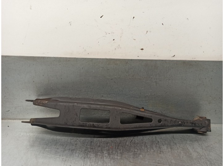 Recambio de brazo suspension inferior trasero izquierdo para subaru xv 2.0 cat referencia OEM IAM 20250FG042  