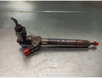 Recambio de inyector para mercedes-benz clase c (w203) berlina 220 cdi (203.006) referencia OEM IAM A6110700987  