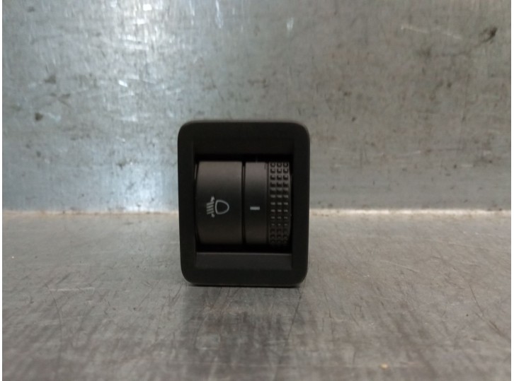 Replacement dashboard light switch for Volkswagen Taigo (CS1) 1.0 TSI OEM IAM reference 2G7941333 2G7941333 03917868