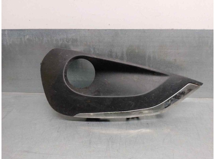 Recambio de molduras delanteras para peugeot 208 1.2 12v vti referencia OEM IAM 9810729877 