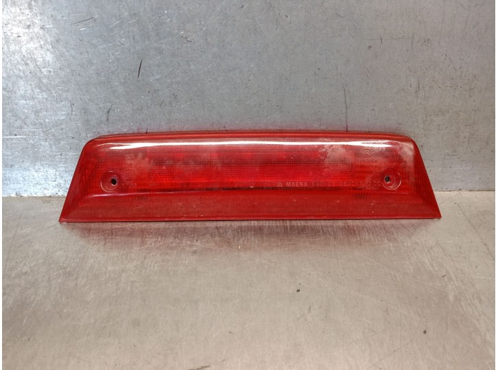 Recambio de luz central de freno para dodge journey 2.0 16v crd cat referencia OEM IAM 05116302AD K05116302AD 