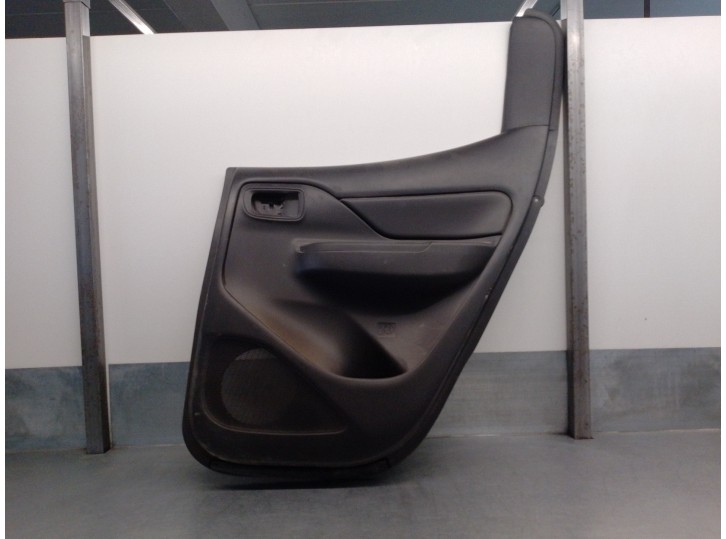 Recambio de guarnecido puerta trasera derecha para mitsubishi l 200 (kl0/kj0) 2.2 di-d cat referencia OEM IAM 7222B15677ZZ 4 PU