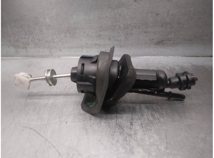 Clutch master cylinder replacement part for Ford Transit Connect 1.6 TDCi CAT OEM IAM reference DV617A543AC 