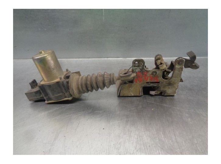 Replacement front left door lock for Chrysler Jeep Cherokee (XJ) 2.1 Turbodiesel OEM IAM reference 55000767 50