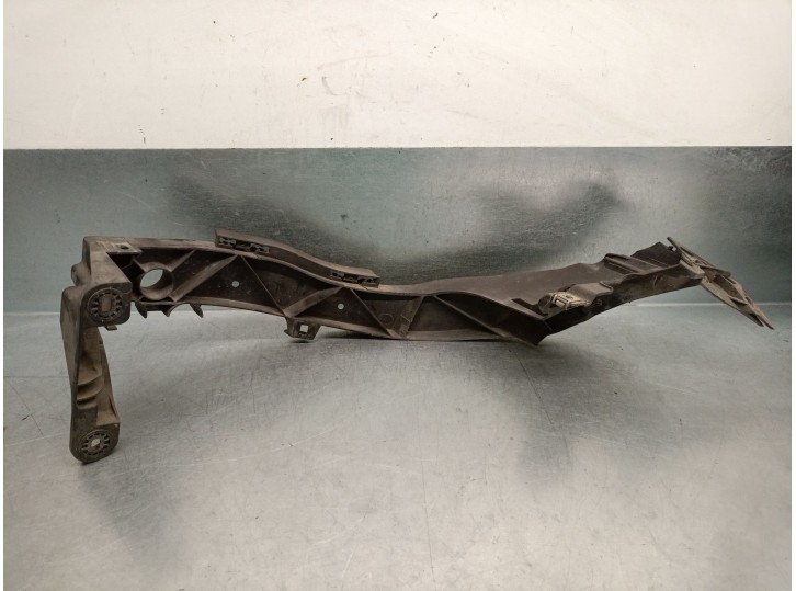 Recambio de soporte faro derecho para bmw 1 (e87) 118 d referencia OEM IAM 51647120824 51647120824 