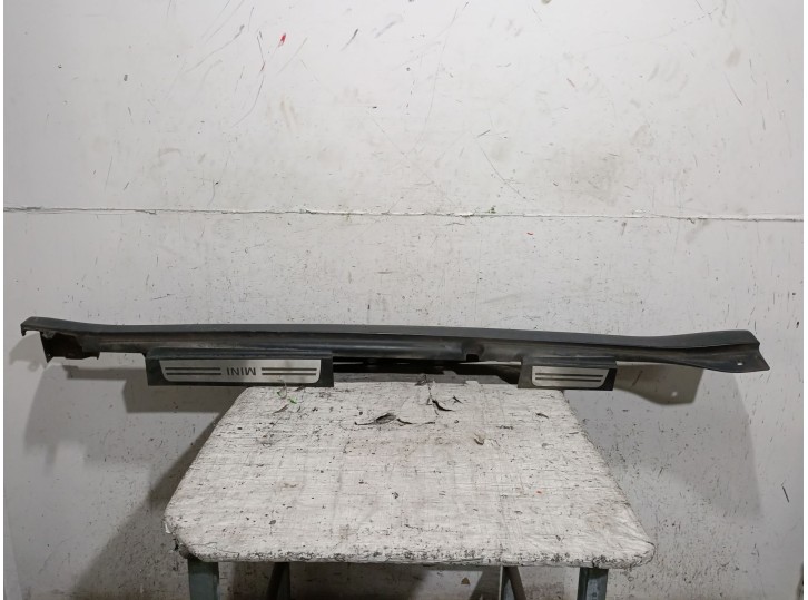 Recambio de faldon lateral para mini mini countryman (r60) cooper d referencia OEM IAM 51779801888 51779801888 