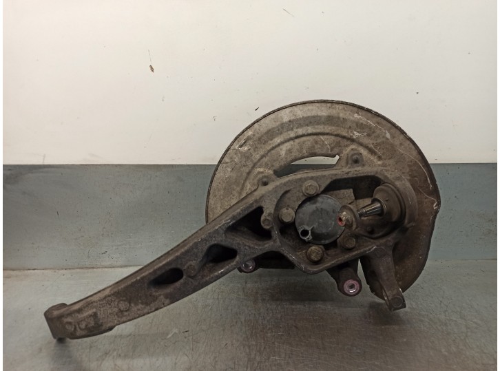 Recambio de mangueta delantera izquierda para jaguar s-type 2.7 v6 diesel cat referencia OEM IAM C2C22864 