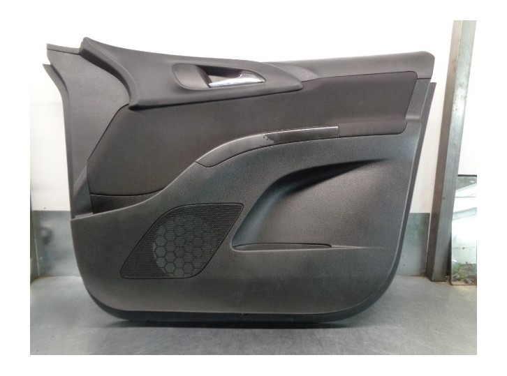 Recambio de guarnecido puerta delantera derecha para opel meriva b cosmo referencia OEM IAM 13313026 466229783 