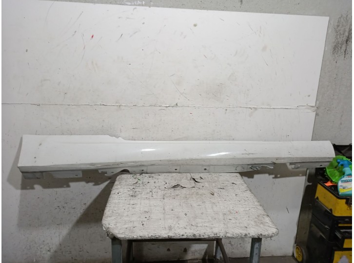 Recambio de faldon lateral para bmw 3 coupé (e92) 320 d referencia OEM IAM 51777256106 51777256106 