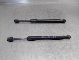 Replacement trunk / tailgate struts for Audi A6 Sedan (4F2) 2.4 V6 24V CAT (BDW) OEM IAM reference 4F5827552A 