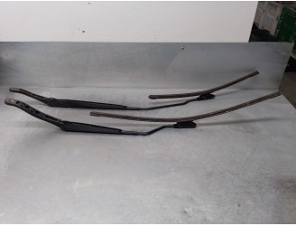 Recambio de brazo limpia delantero derecho para renault megane iv berlina 5p 1.5 dci diesel fap energy referencia OEM IAM 288819