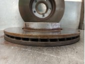 Replacement front brake disc for Volvo S40 sedan 1.6 diesel CAT OEM IAM reference 31362411 