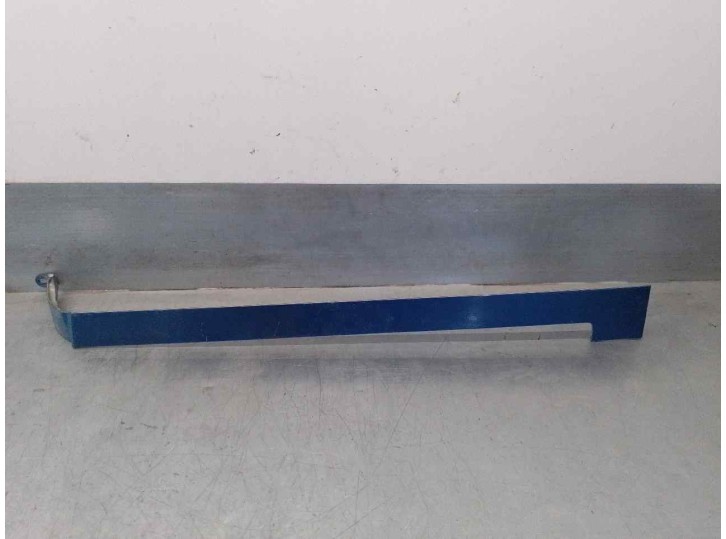 Recambio de moldura para renault kangoo 1.6 16v cat referencia OEM IAM 8200440897C  