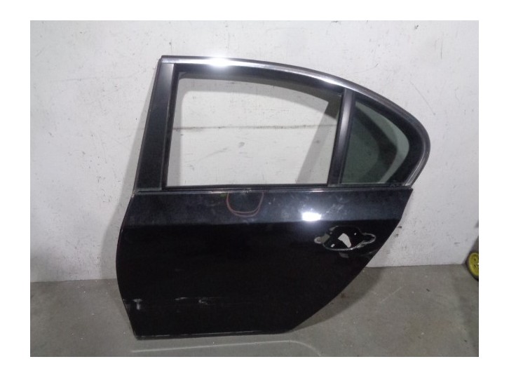 Recambio de puerta trasera izquierda para bmw serie 5 berlina (e60) referencia OEM IAM 41009631831 NEGRA 5 PUERTAS