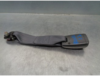Recambio de enganche cinturon para mitsubishi space runner (n60) 2.0 i glx (i) referencia OEM IAM MR779345  TRAS IZ.