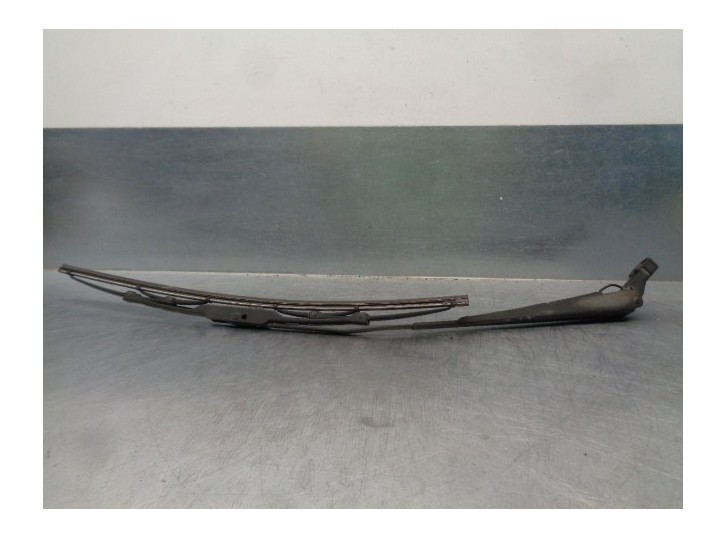 Recambio de brazo limpia trasero para mitsubishi space runner (n60) 2.0 i glx (i) referencia OEM IAM MR472594  