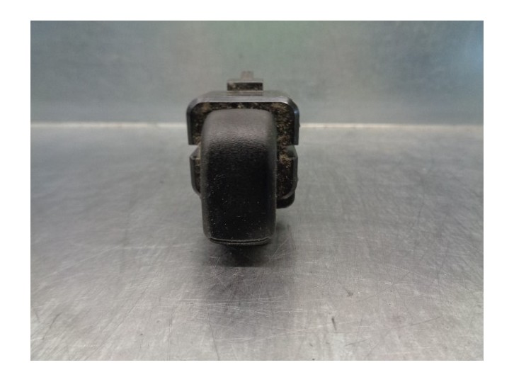 Recambio de mando elevalunas delantero derecho para mitsubishi space runner (n60) 2.0 i glx (i) referencia OEM IAM MR329952 