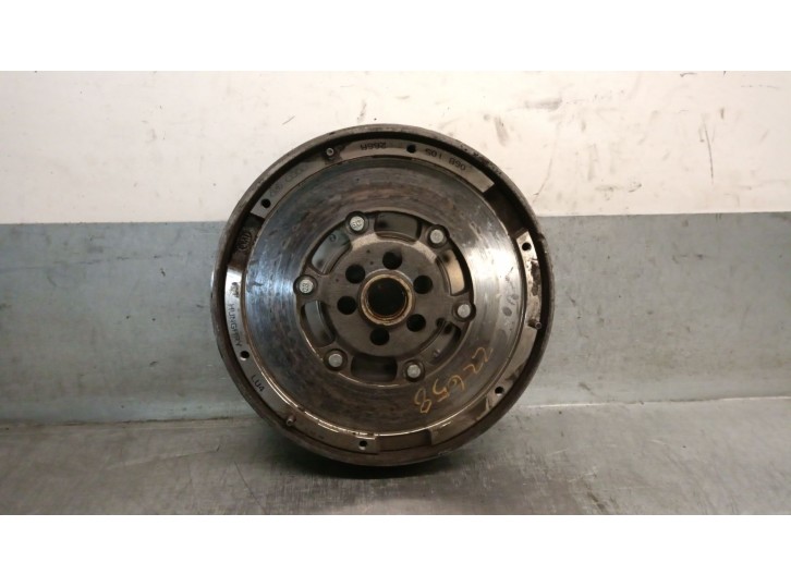 Recambio de volante motor para audi a4 berlina (8e) 1.8 20v referencia OEM IAM 06B105266A 06B105266A 